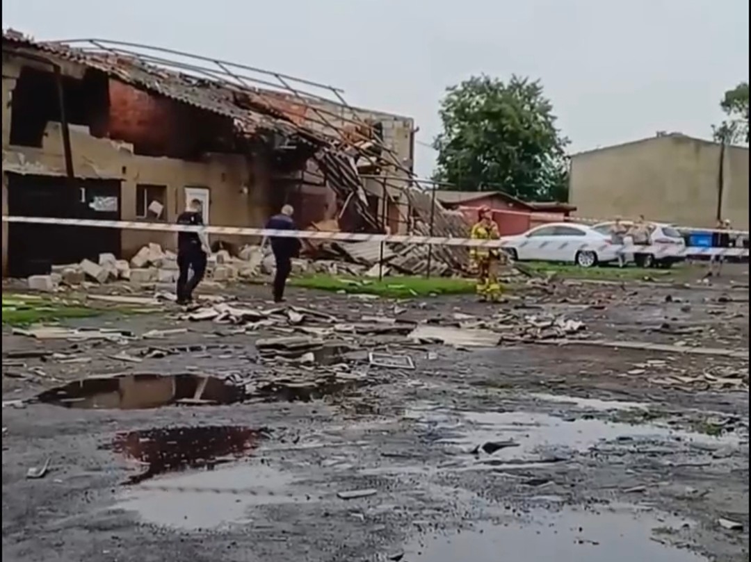 Potężne burze nad Wielkopolską. Ponad 100 zgłoszeń i uszkodzone dachy